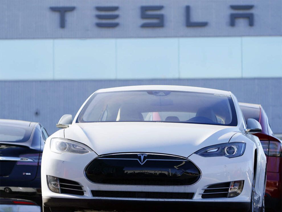 Tesla warns of restrictions on autopilot